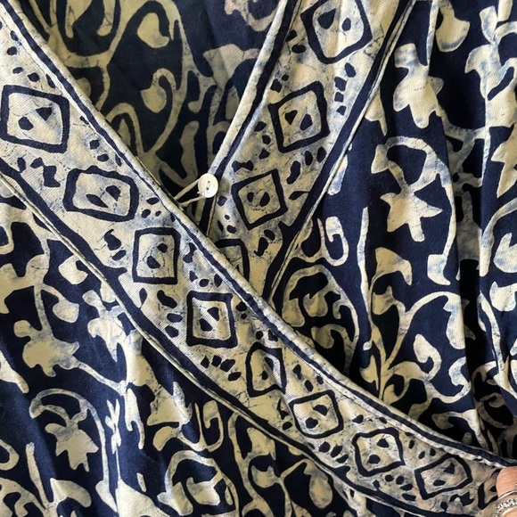 Lucky wrap style blouse - Picture 2 of 6